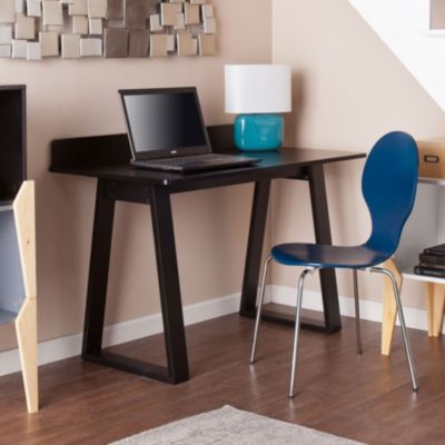  Small Desks for Tiny Office Spaces